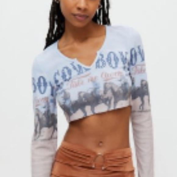 Urban Outfitters Cowboy Studded Long Sleeve
Cropped Top, Medium - Picture 8 of 8